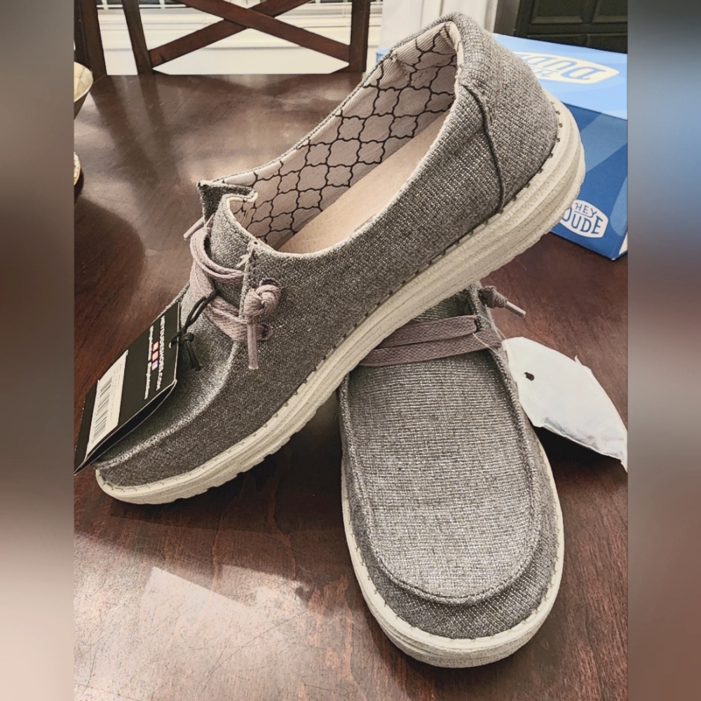 Nwob hey Dude silver/grey shiny Wendy sz9